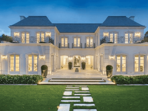 biệt thự 2 tầng chữ U tân cổ điển