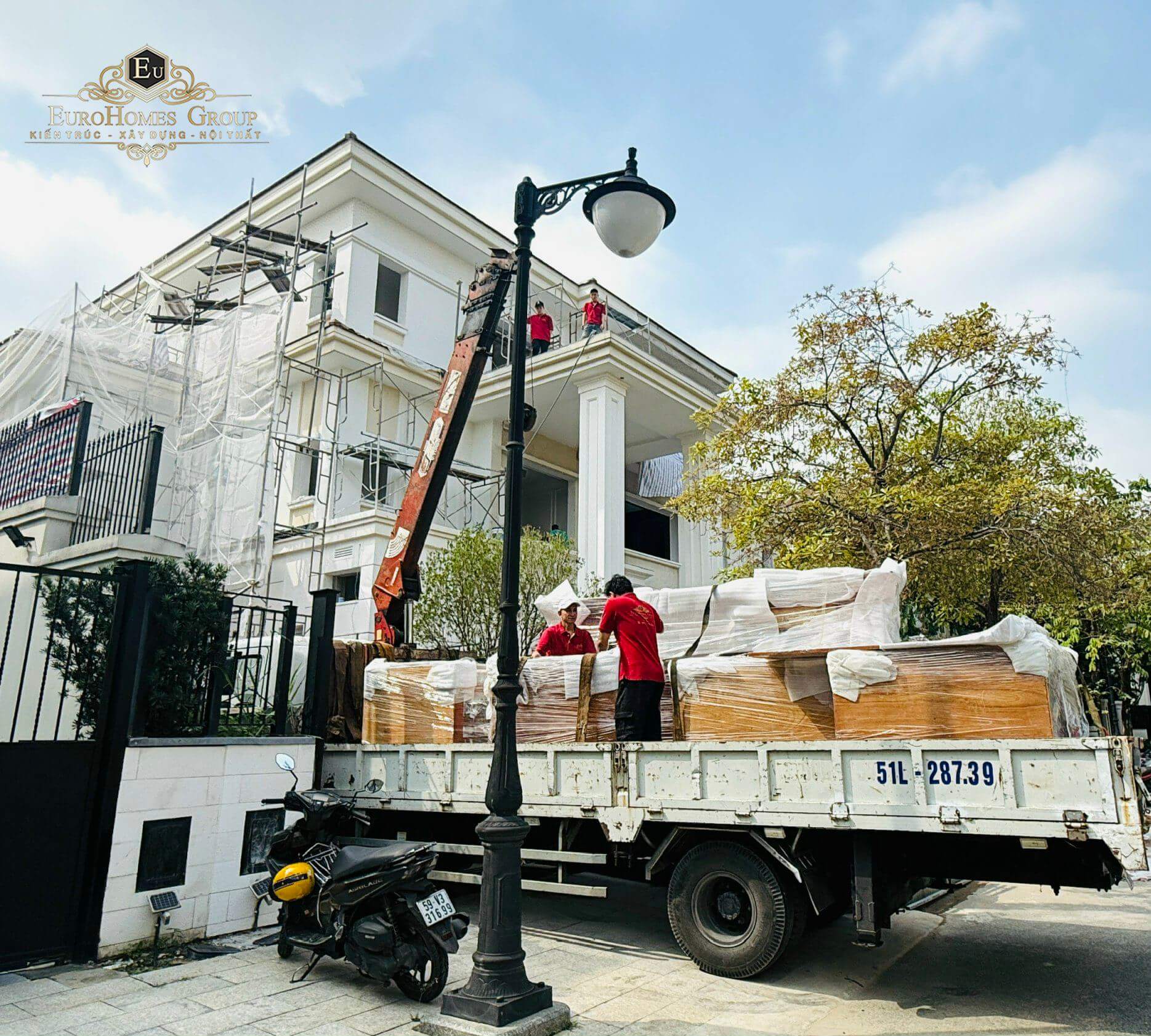 xưởng thi công nội thất gỗ tân cổ điển